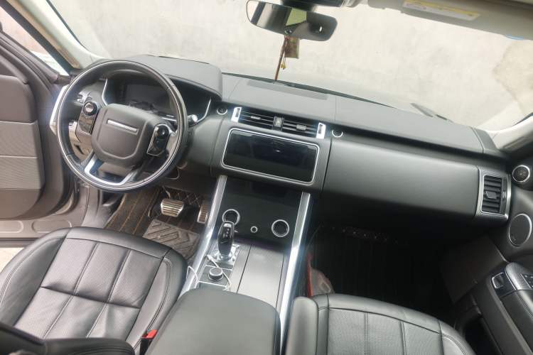 Used Land Rover Range Sport 2020 3.0 L6 HSE DYNAMIC Interior 1