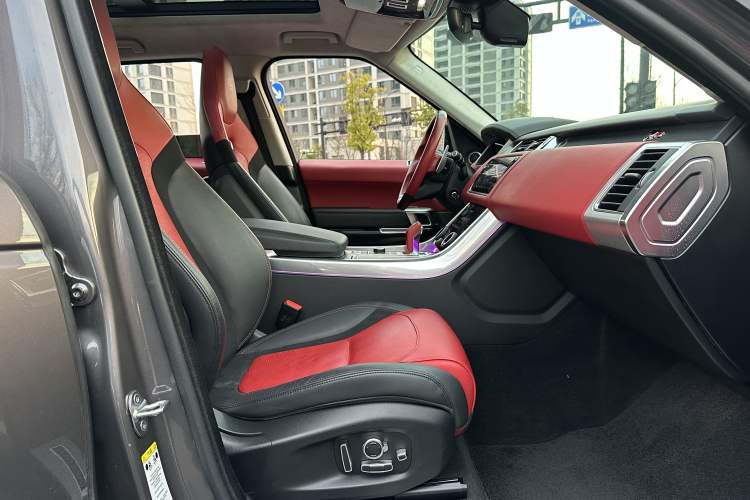 Used Land Rover Range Sport 2020 5.0 SC V8 SVR Interior 12