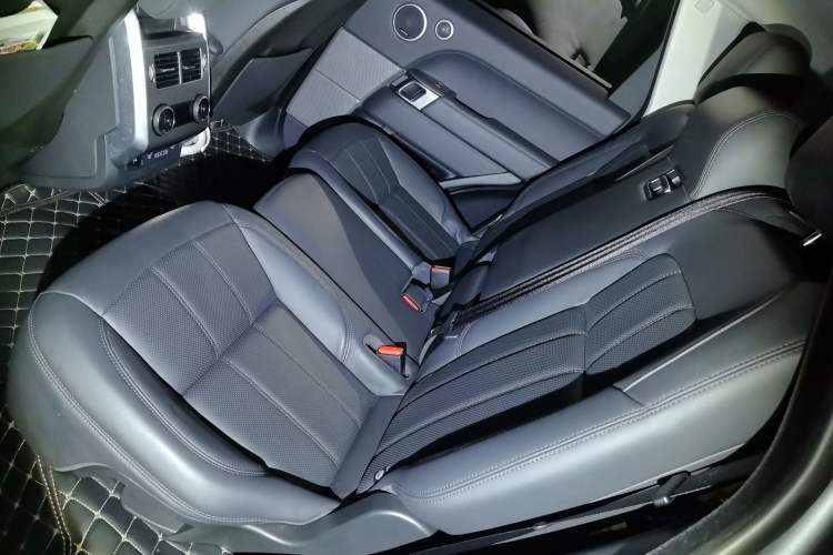 Used Land Rover Range Sport 2020 3.0 L6 HSE DYNAMIC Left Rear Seat