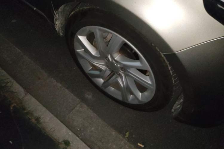 Used Land Rover Range Sport 2020 3.0 L6 HSE DYNAMIC Right Front Wheel Hub