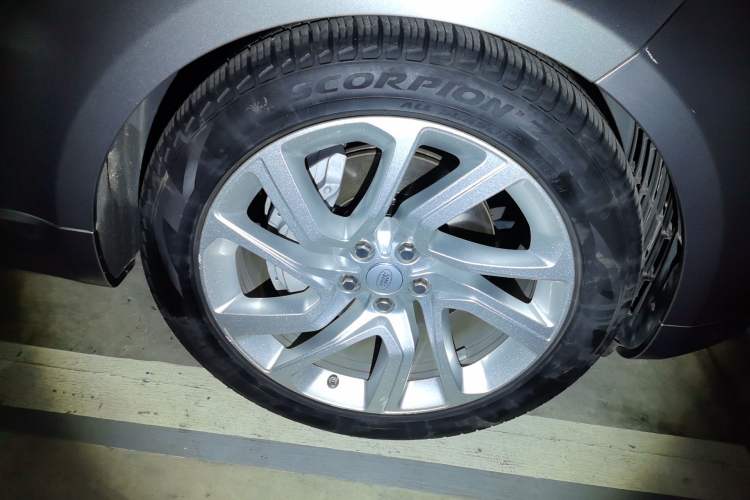 Used Land Rover Range Sport 2020 3.0 L6 HSE DYNAMIC Right Front Wheel Hub