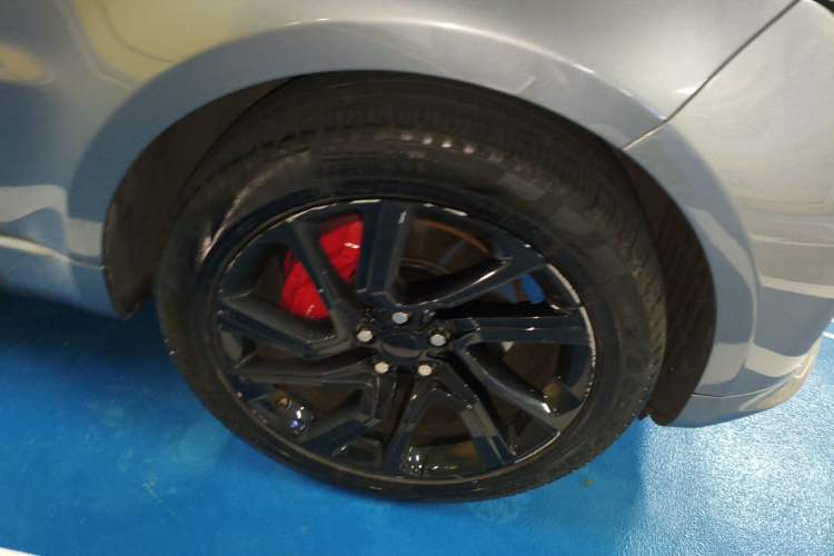 Used Land Rover Range Sport 2020 3.0 L6 HSE DYNAMIC Right Front Wheel Hub