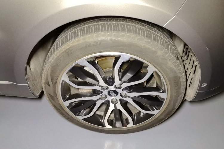 Used Land Rover Range Sport 2020 3.0 L6 HSE DYNAMIC Right Front Wheel Hub