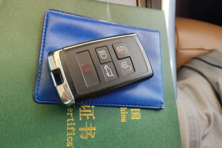 Used Land Rover Range Sport 2020 3.0 L6 HSE DYNAMIC Vehicle Key