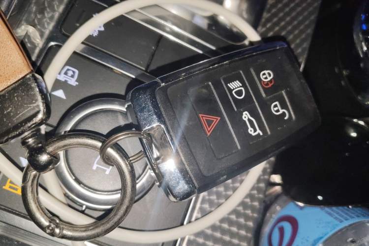 Used Land Rover Range Sport 2020 3.0 L6 HSE DYNAMIC Vehicle Key