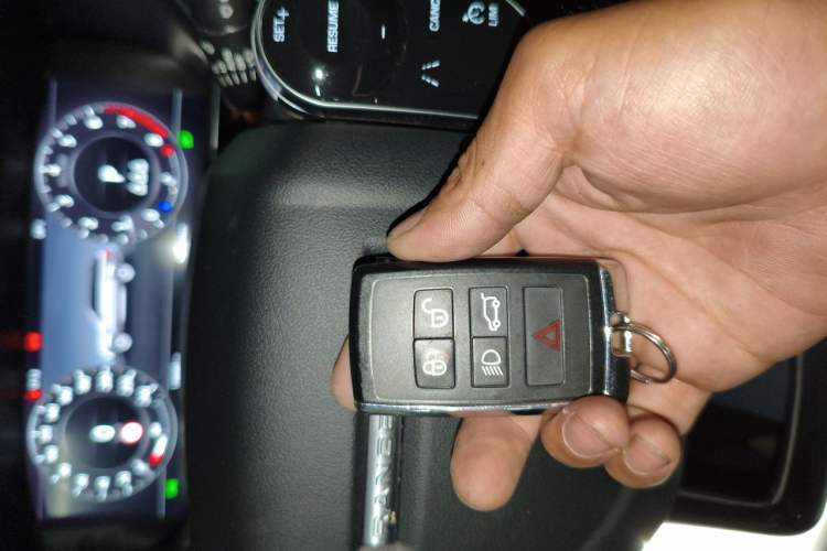 Used Land Rover Range Sport 2020 3.0 L6 HSE DYNAMIC Vehicle Key