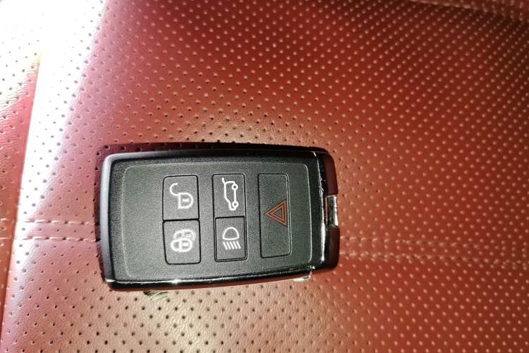 Used Land Rover Range Sport 2020 3.0 L6 HSE DYNAMIC Vehicle Key