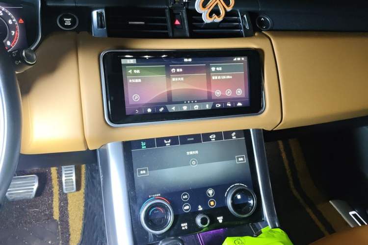 Used Land Rover Range Sport 2020 3.0 L6 HSE DYNAMIC Audio And AC Panel