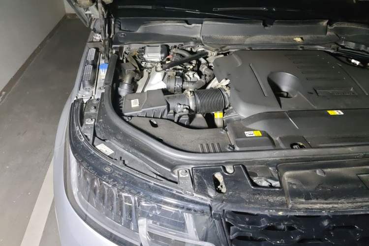 Used Land Rover Range Sport 2020 3.0 L6 HSE DYNAMIC Engine Bay Right