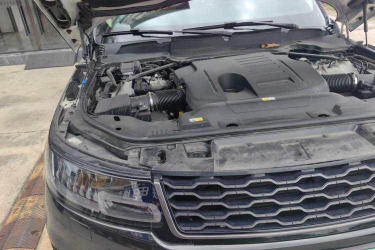 Used Land Rover Range Sport 2020 3.0 L6 HSE DYNAMIC Engine Bay Right