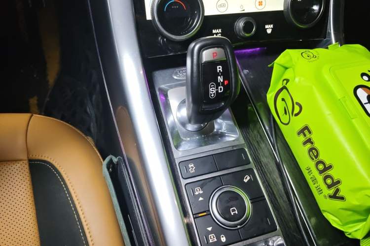 Used Land Rover Range Sport 2020 3.0 L6 HSE DYNAMIC Gear Lever