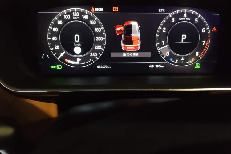 Used Land Rover Range Sport 2020 3.0 L6 HSE DYNAMIC Odometer Close Up