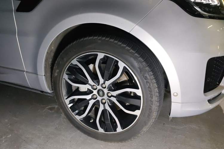 Used Land Rover Range Sport 2020 3.0 L6 HSE DYNAMIC Right Front Wheel Hub