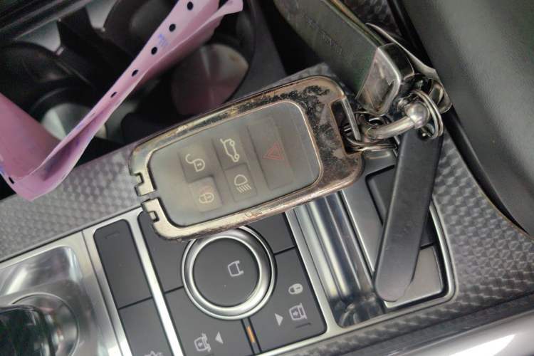 Used Land Rover Range Sport 2020 3.0 L6 HSE DYNAMIC Vehicle Key
