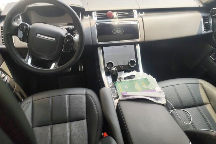 Used Land Rover Range Sport 2020 3.0 L6 SE Center Console