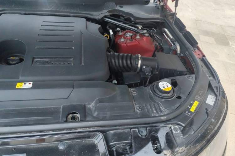 Used Land Rover Range Sport 2020 3.0 L6 SE Engine Bay Left
