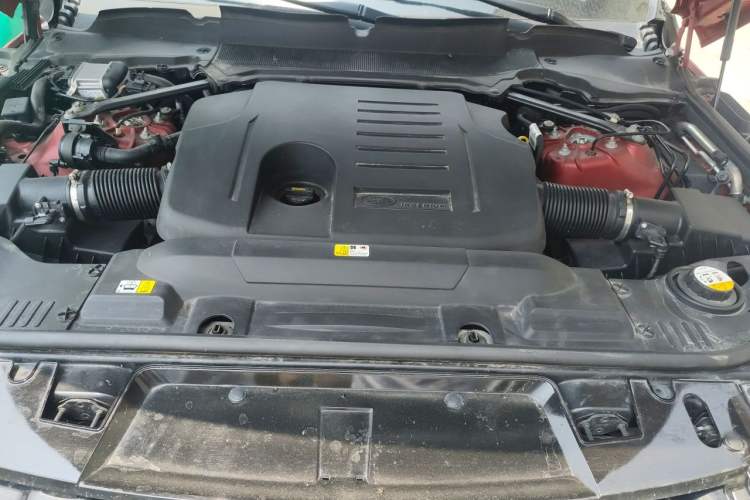 Used Land Rover Range Sport 2020 3.0 L6 SE Engine Bay