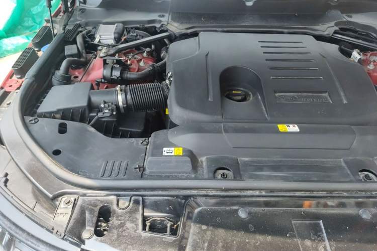 Used Land Rover Range Sport 2020 3.0 L6 SE Engine Bay Right