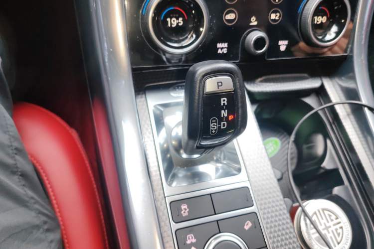 Used Land Rover Range Sport 2020 3.0 L6 HSE DYNAMIC Gear Lever