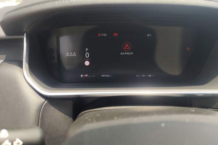 Used Land Rover Range Sport 2020 3.0 L6 SE Odometer Close Up