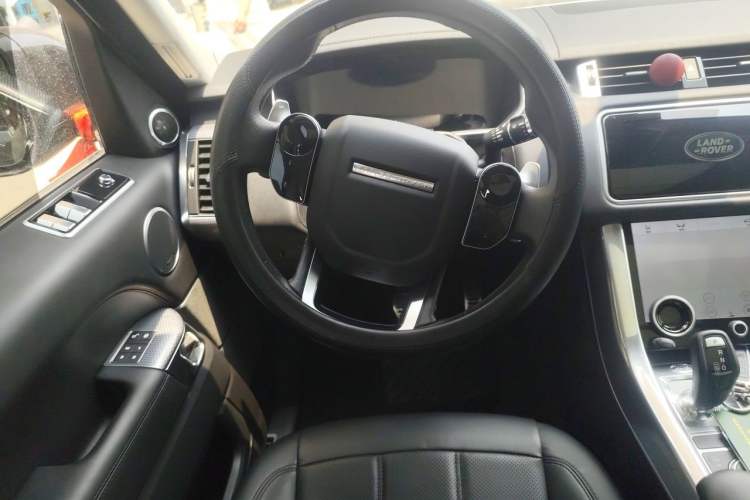 Used Land Rover Range Sport 2020 3.0 L6 SE Steering Wheel