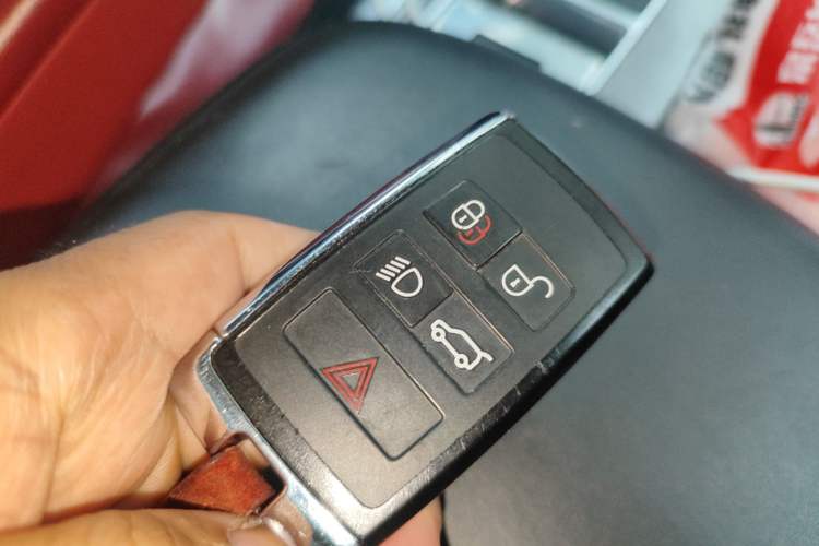 Used Land Rover Range Sport 2020 3.0 L6 HSE DYNAMIC Vehicle Key