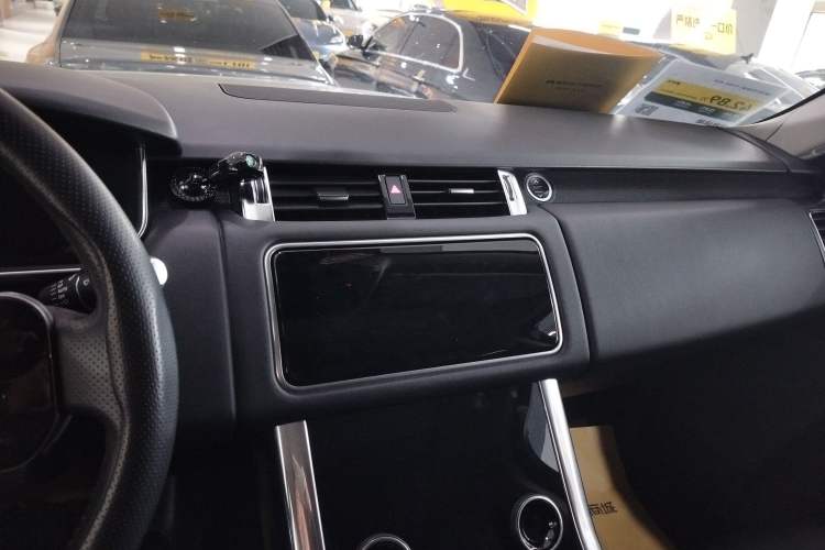 Used Land Rover Range Sport 2020 3.0 L6 SE Audio And AC Panel