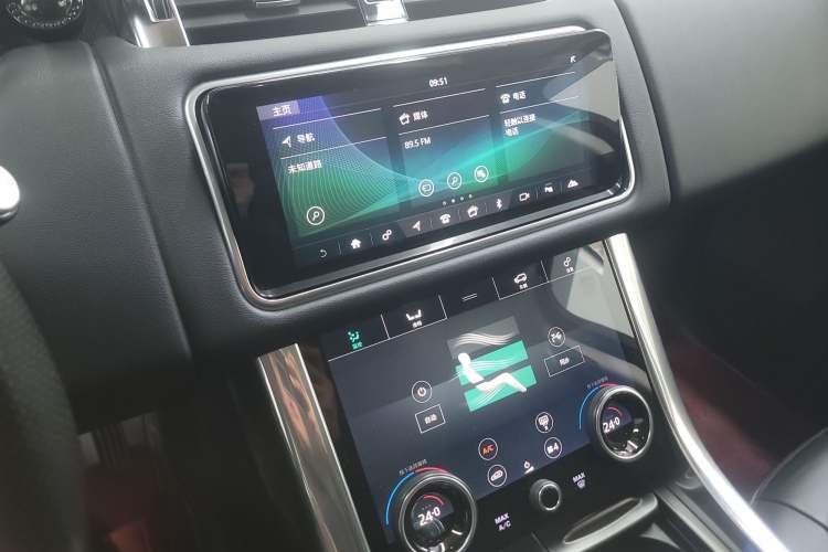 Used Land Rover Range Sport 2020 3.0 L6 SE Audio And AC Panel