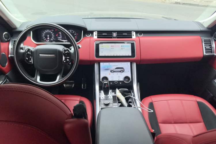 Used Land Rover Range Sport 2020 3.0 L6 HSE DYNAMIC Center Console