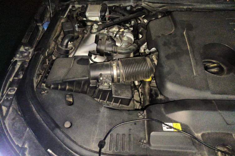 Used Land Rover Range Sport 2020 3.0 L6 HSE DYNAMIC Engine Bay Right