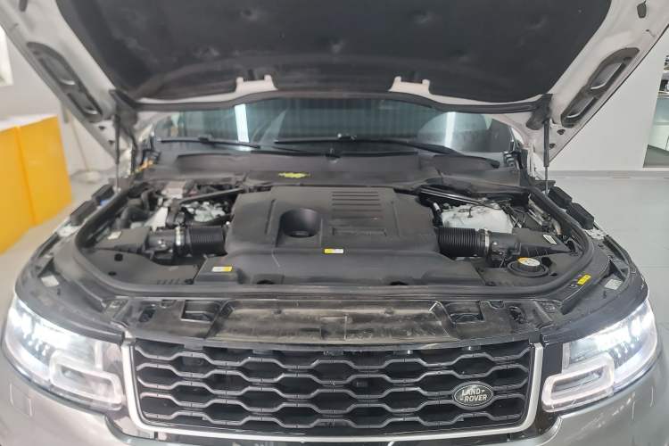 Used Land Rover Range Sport 2020 3.0 L6 SE Engine Bay