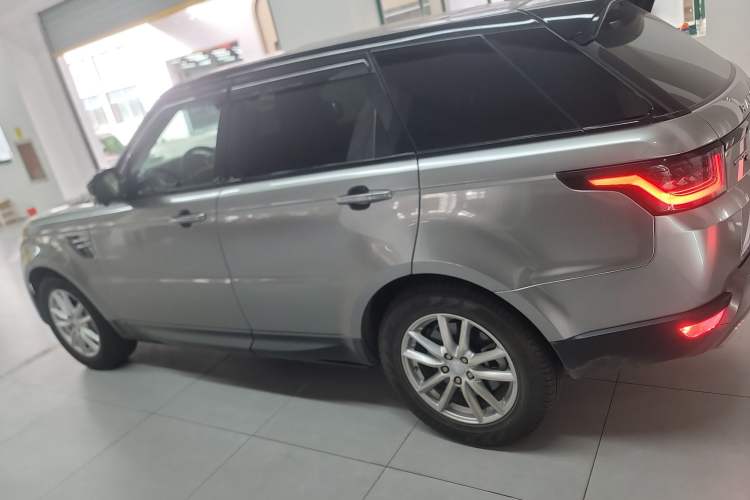 Used Land Rover Range Sport 2020 3.0 L6 SE Exterior 3