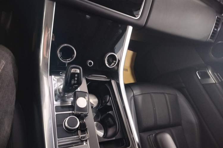 Used Land Rover Range Sport 2020 3.0 L6 SE Gear Lever