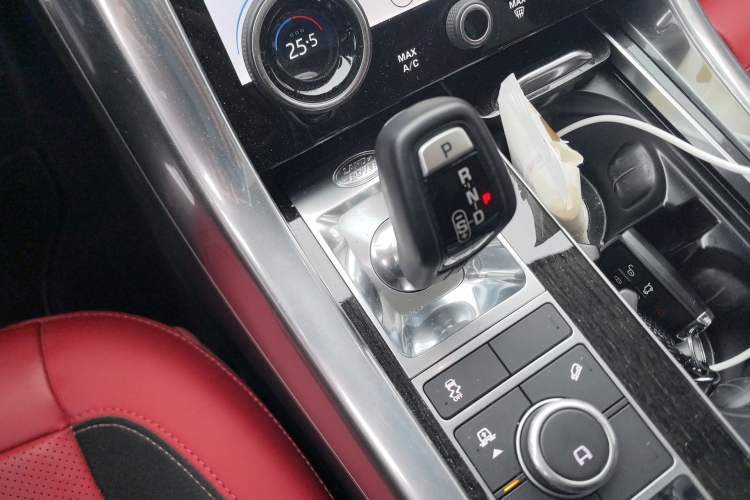 Used Land Rover Range Sport 2020 3.0 L6 HSE DYNAMIC Gear Lever