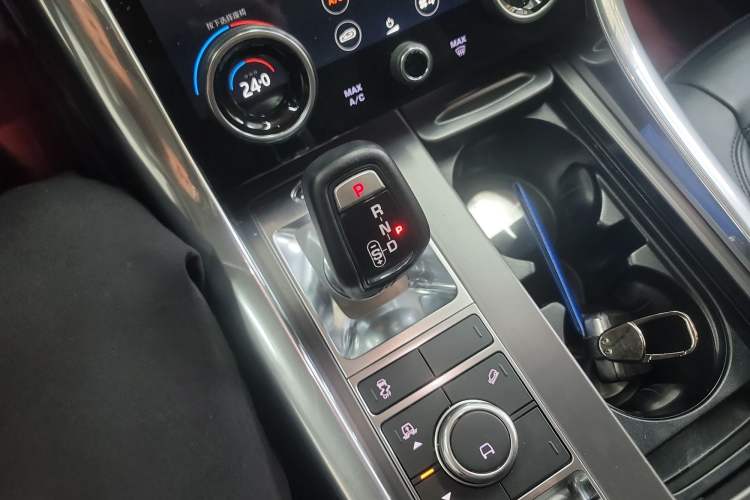 Used Land Rover Range Sport 2020 3.0 L6 SE Gear Lever