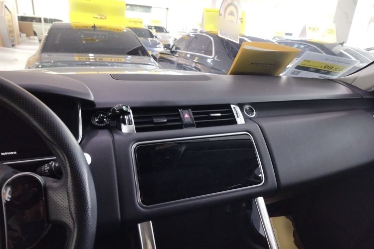 Used Land Rover Range Sport 2020 3.0 L6 SE Interior 2