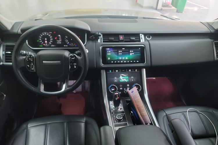 Used Land Rover Range Sport 2020 3.0 L6 SE Interior 2