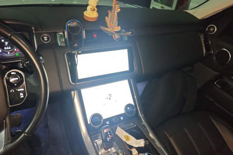 Used Land Rover Range Sport 2020 3.0 L6 SE Audio And AC Panel