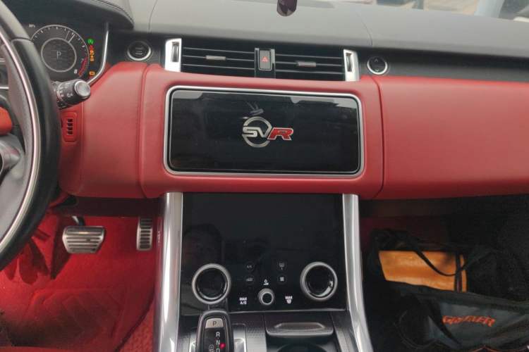 Used Land Rover Range Sport 2020 3.0 L6 HSE DYNAMIC Audio And AC Panel