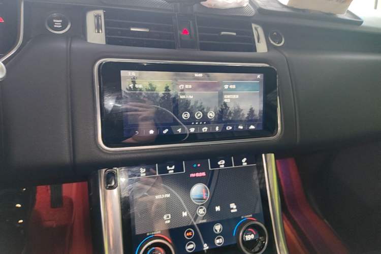 Used Land Rover Range Sport 2020 3.0 L6 SE Audio And AC Panel
