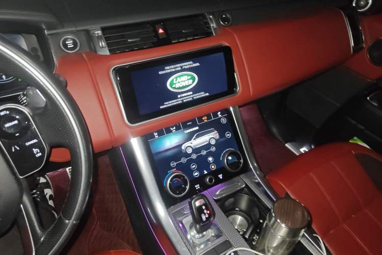 Used Land Rover Range Sport 2020 3.0 L6 HSE DYNAMIC Audio And AC Panel