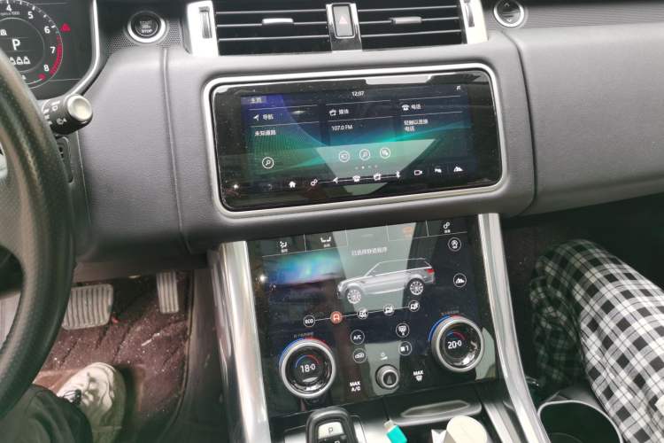 Used Land Rover Range Sport 2020 3.0 L6 SE Audio And AC Panel