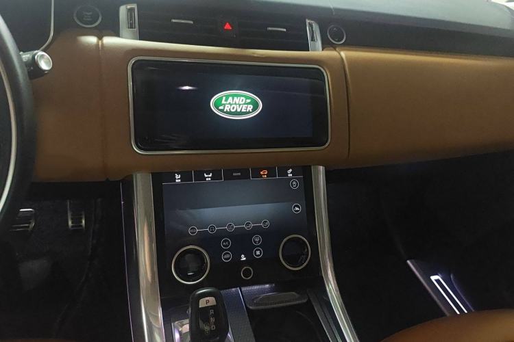 Used Land Rover Range Sport 2020 3.0 L6 HSE DYNAMIC Audio And AC Panel