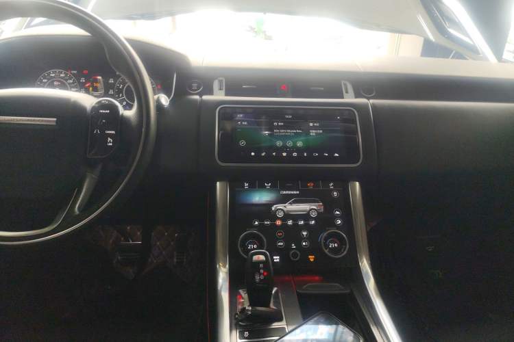 Used Land Rover Range Sport 2020 3.0 L6 SE Audio And AC Panel