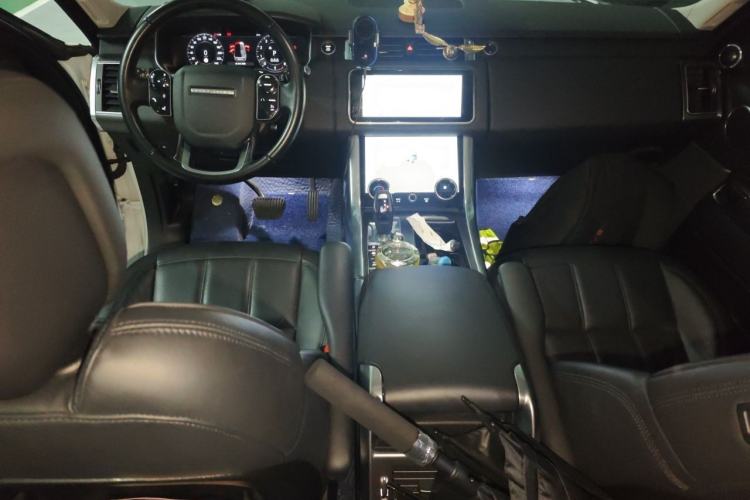 Used Land Rover Range Sport 2020 3.0 L6 SE Center Console