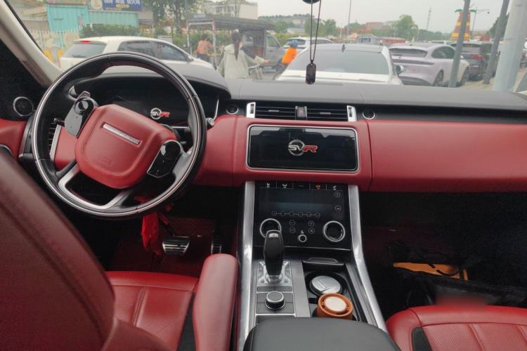Used Land Rover Range Sport 2020 3.0 L6 HSE DYNAMIC Center Console
