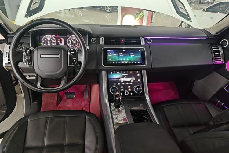 Used Land Rover Range Sport 2020 3.0 L6 SE Center Console