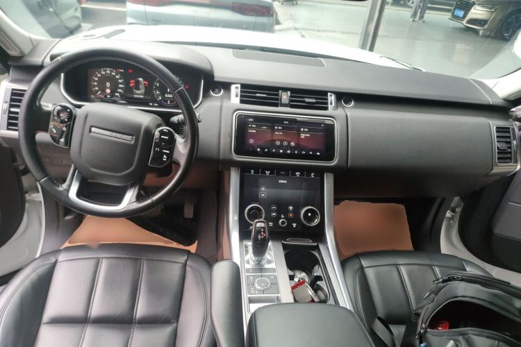 Used Land Rover Range Sport 2020 3.0 L6 SE Center Console