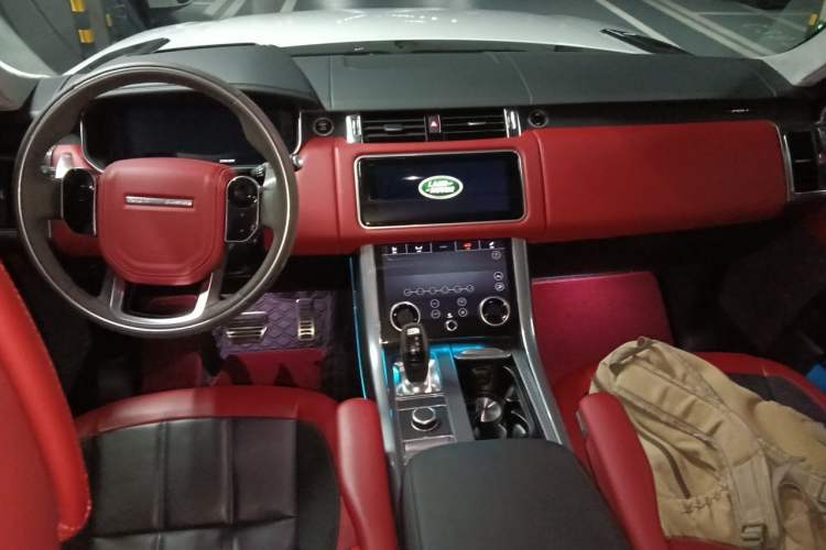 Used Land Rover Range Sport 2020 3.0 L6 HST Center Console