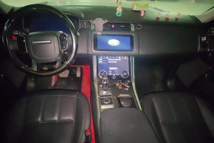 Used Land Rover Range Sport 2020 3.0 L6 SE Center Console